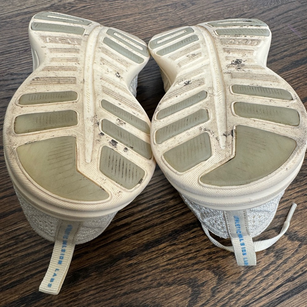 APL techloom Phantom Sneaker in Vanilla & Coastal Blue
Yellow - Picture 8 of 8